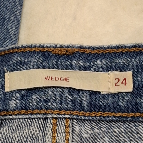 Levi's Wedgie Blue Denim Straight Tapered Leg Distressed Jeans Women Size 24 - Picture 10 of 16